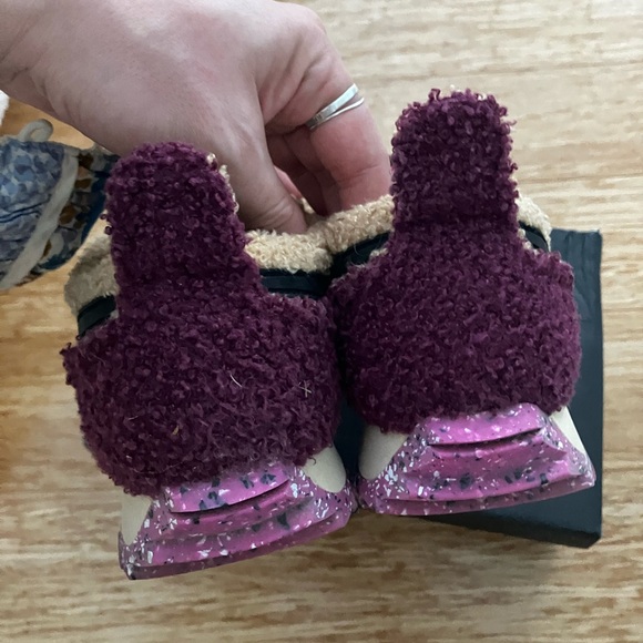 Beige and maroon Rag & Bone Sherpa sneakers - Picture 4 of 13